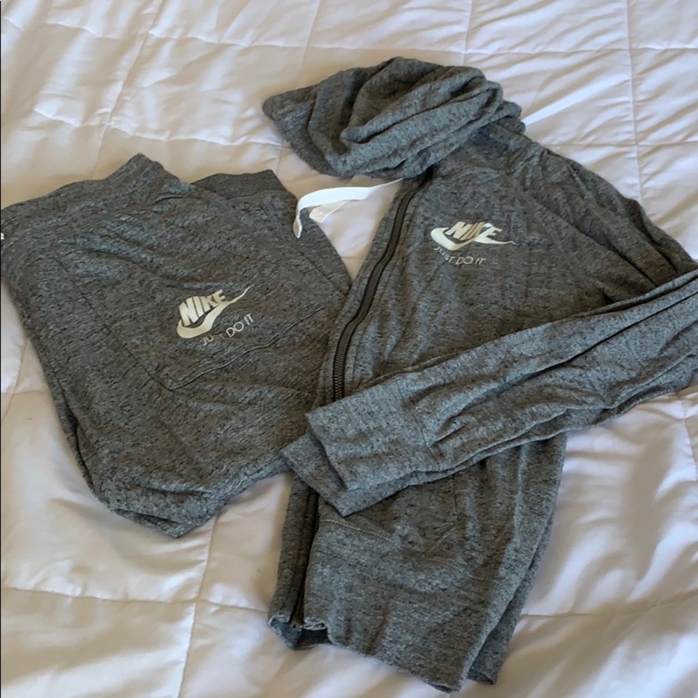 Nike jogging suit